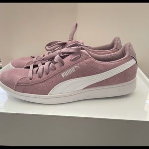 New Puma Vikki Suede size 8